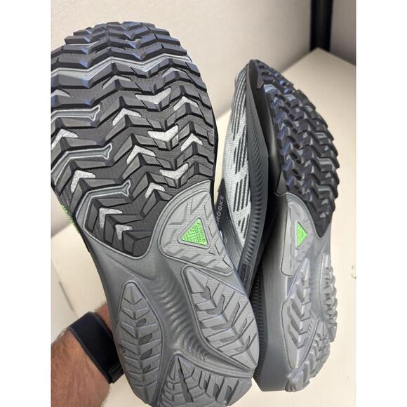 Brooks Men's TrailTak Grey Grey Black Size 9 Med Width brand NEW - Picture 5 of 5